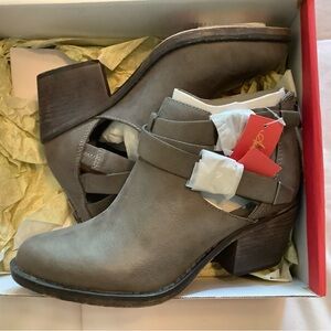 New in box, grey cutout booties with chunky heel